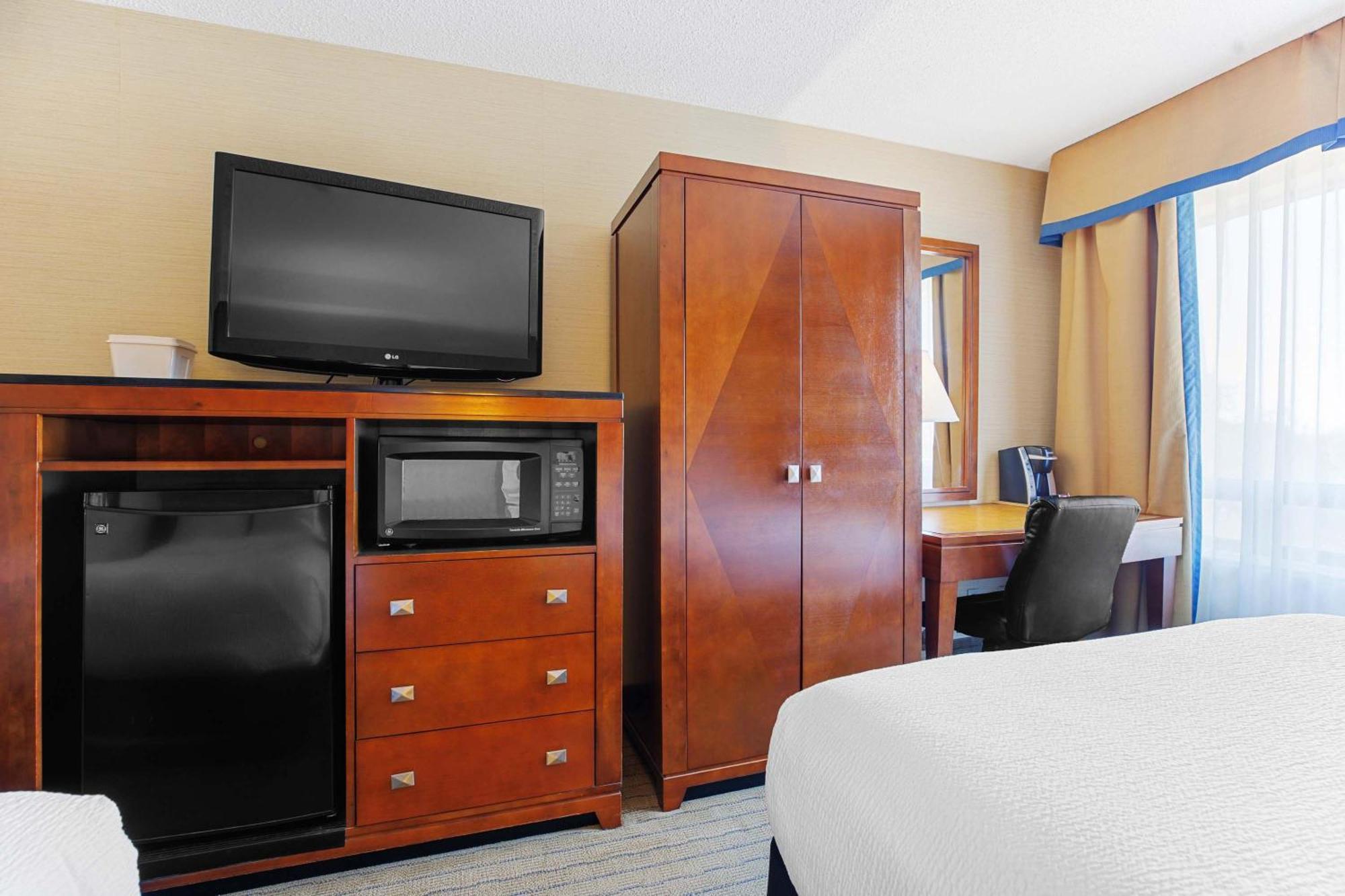 Sandman Hotel & Suites London Downtown Bagian luar foto