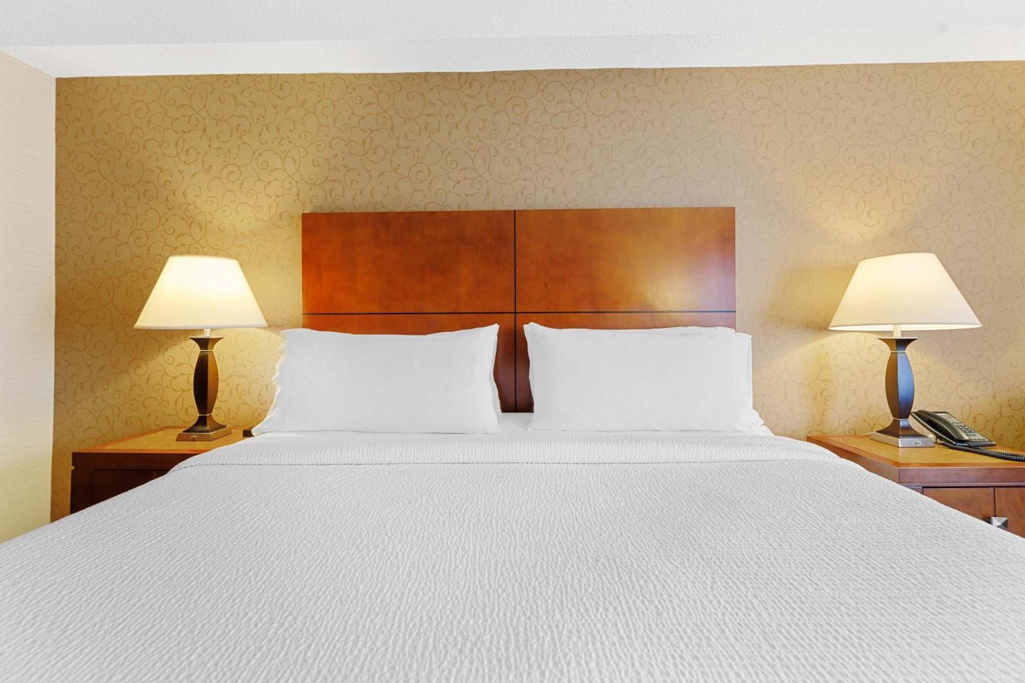 Sandman Hotel & Suites London Downtown Bagian luar foto