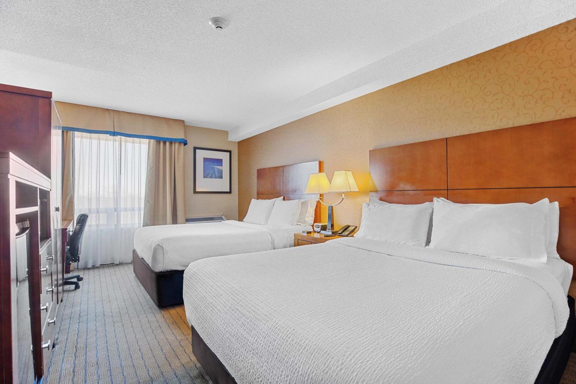 Sandman Hotel & Suites London Downtown Bagian luar foto
