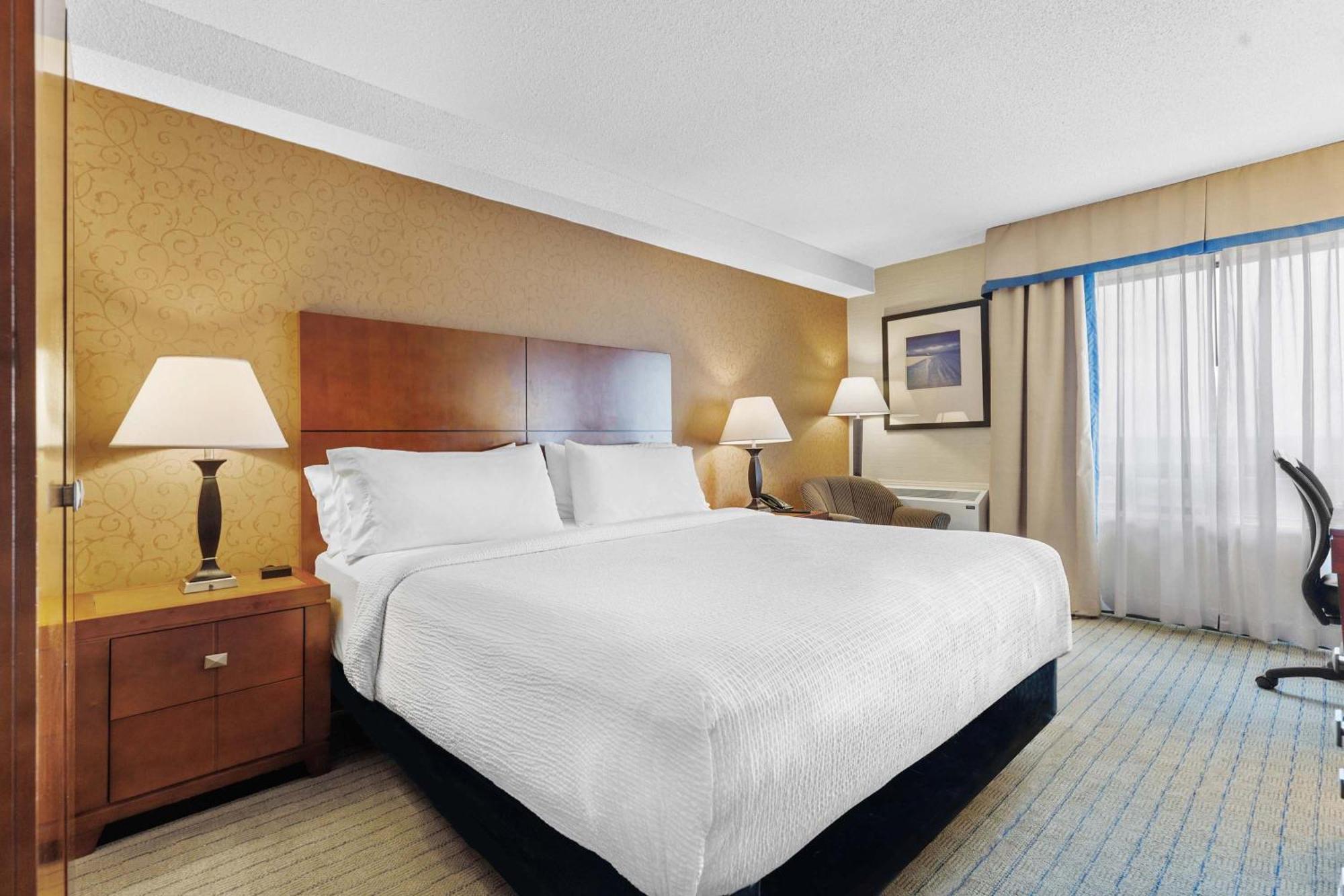Sandman Hotel & Suites London Downtown Bagian luar foto
